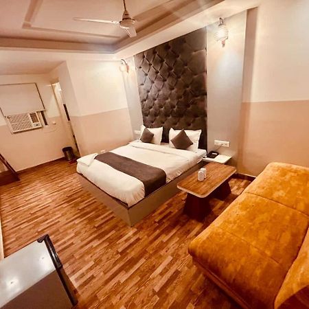 Hotel Airport City Нью-Дели Экстерьер фото