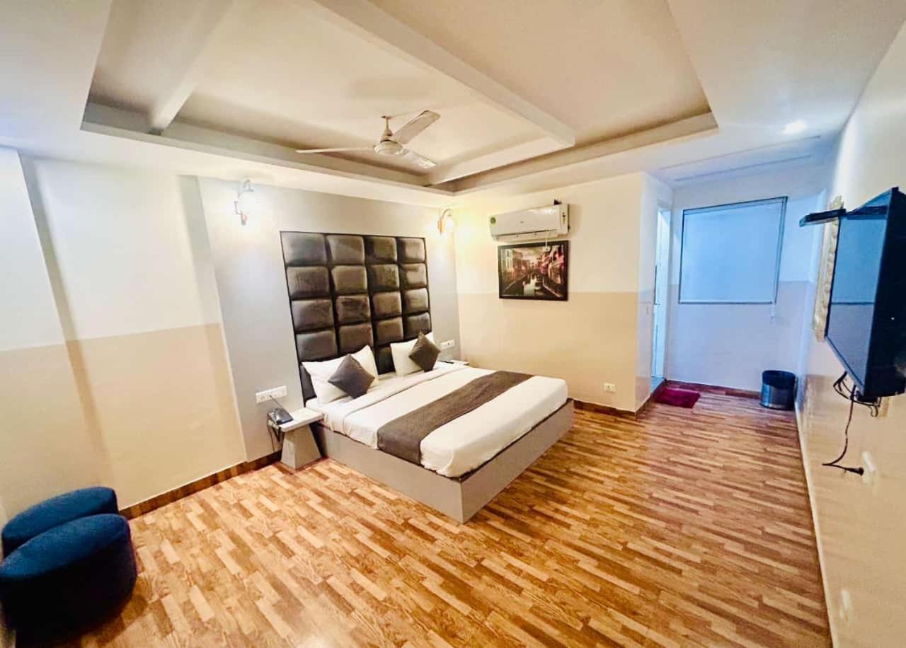 Hotel Airport City Нью-Дели Экстерьер фото