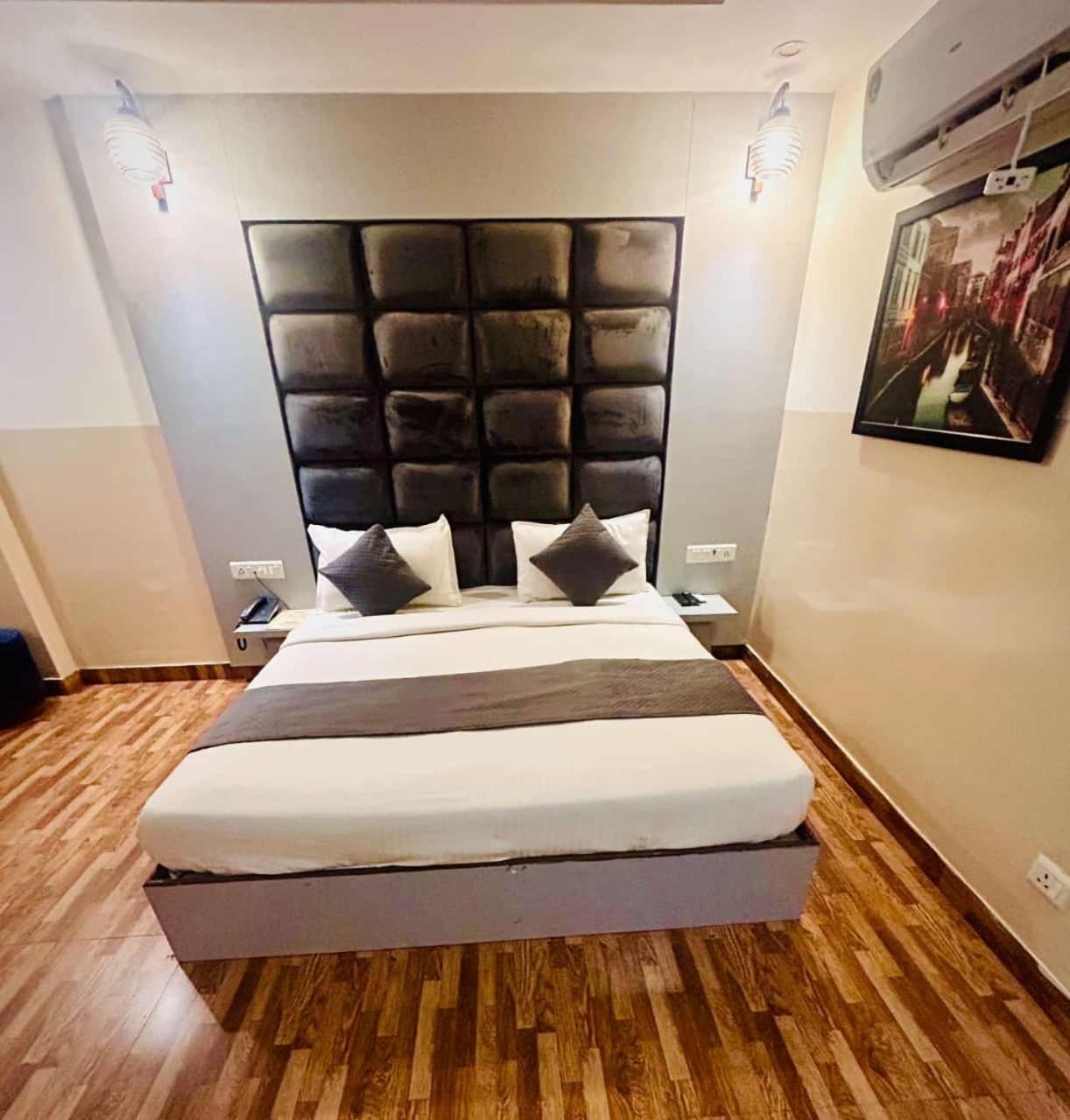 Hotel Airport City Нью-Дели Экстерьер фото