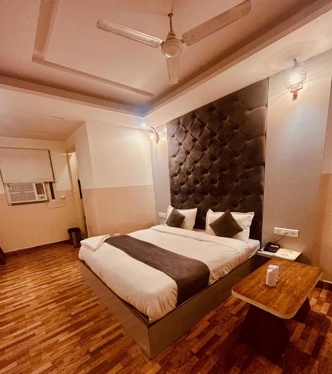 Hotel Airport City Нью-Дели Экстерьер фото
