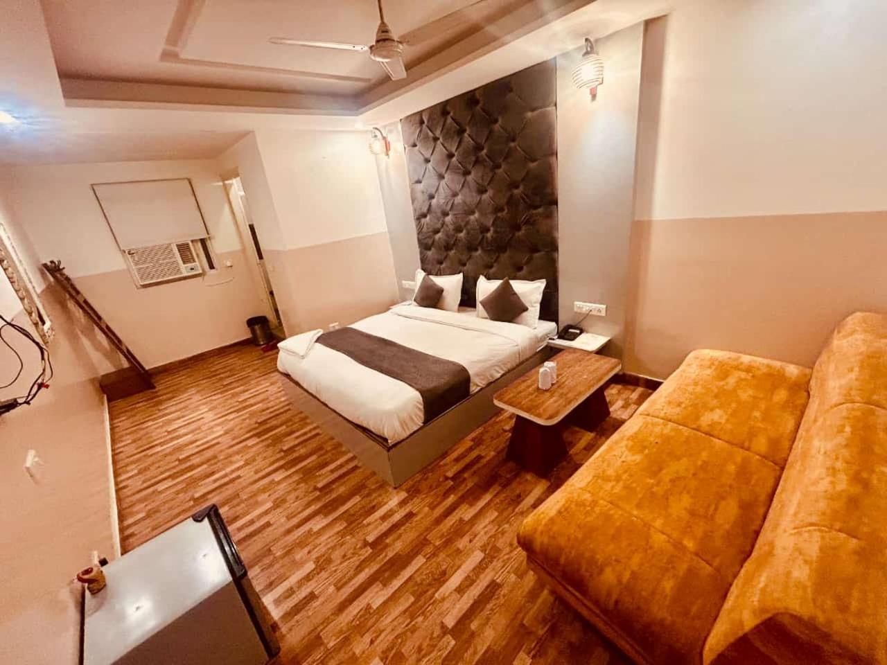 Hotel Airport City Нью-Дели Экстерьер фото