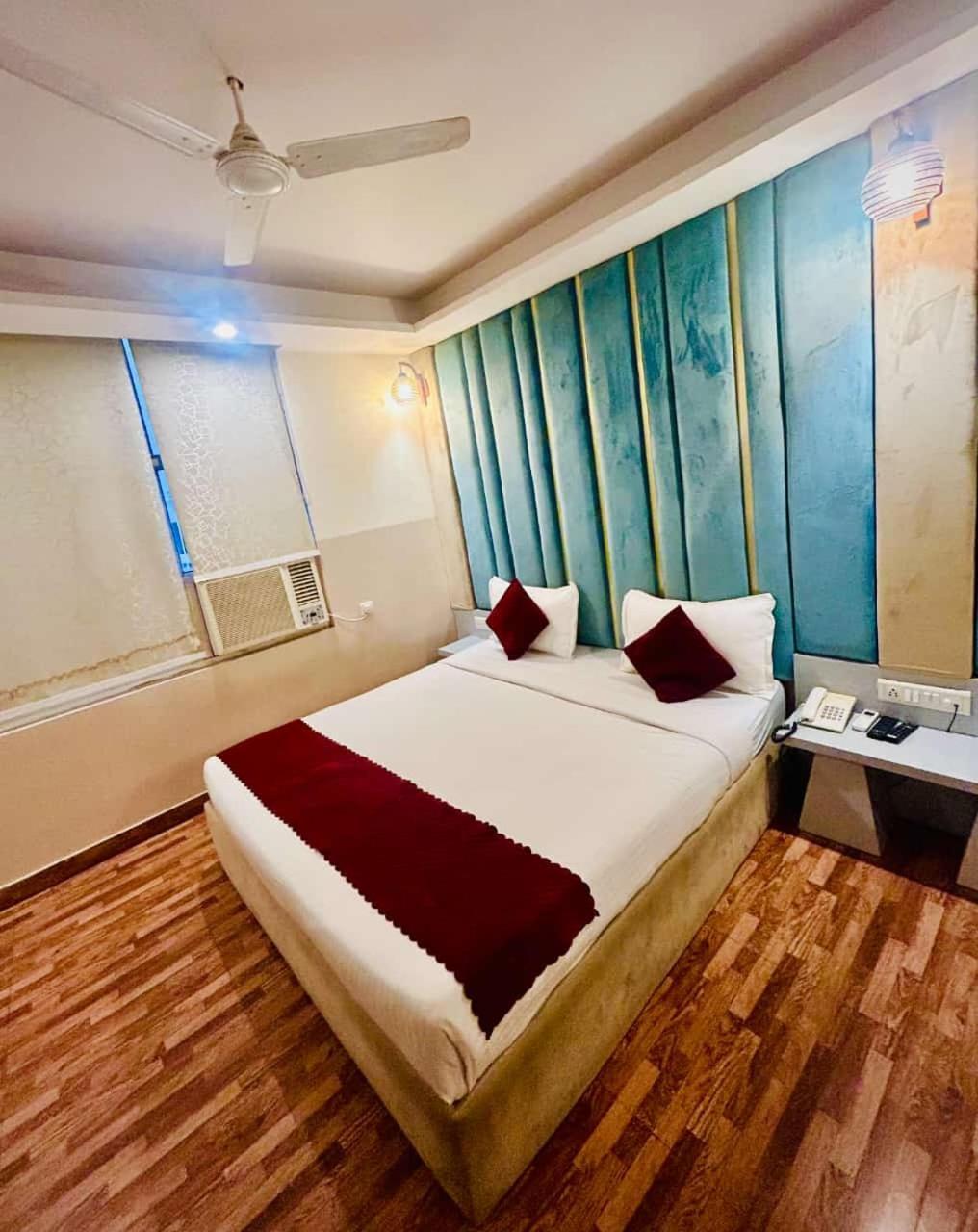 Hotel Airport City Нью-Дели Экстерьер фото
